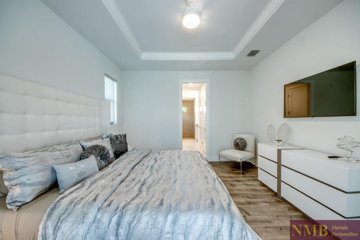 Ferienhaus-Cape-Coral-Sanisbar Breeze_38-Master-Bedroom